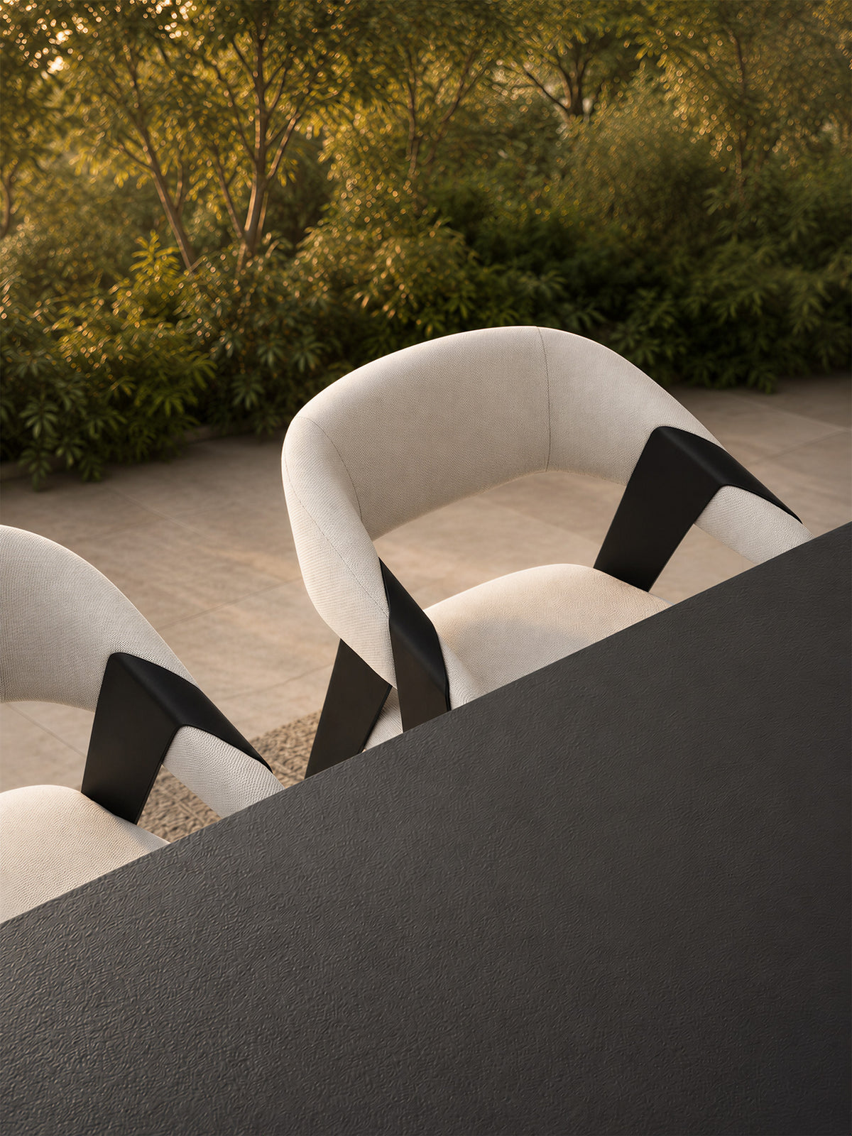 Pinni Dining Table