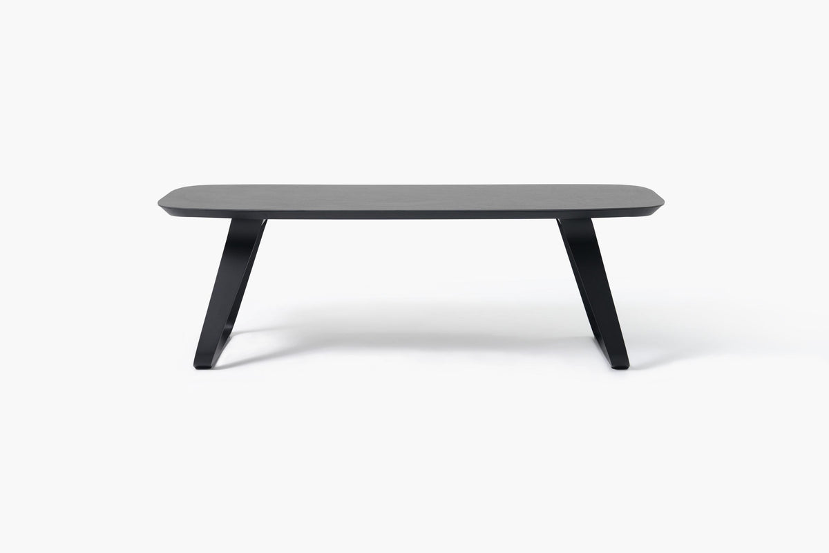 Pinni Dining Table