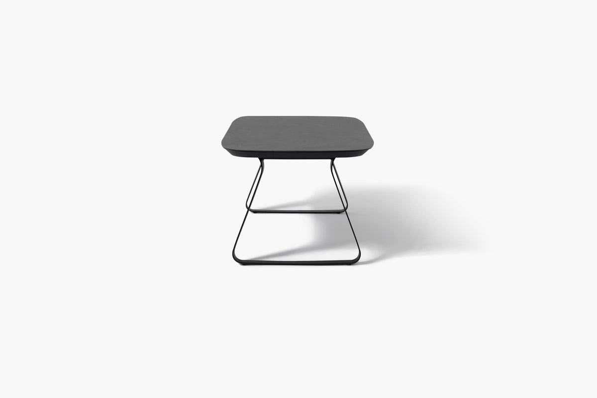Pinni Dining Table