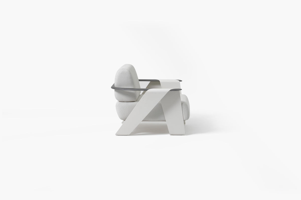 Pinni Lounge Chair