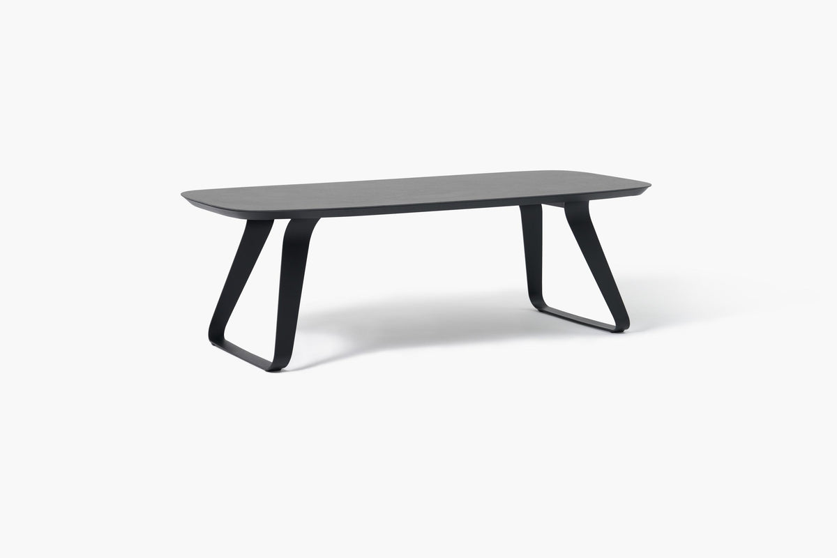 Pinni Dining Table