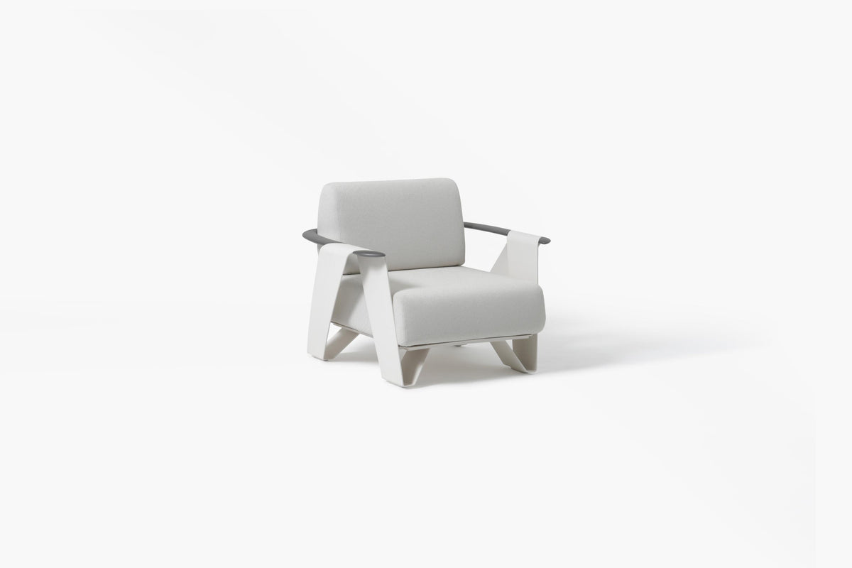 Pinni Lounge Chair